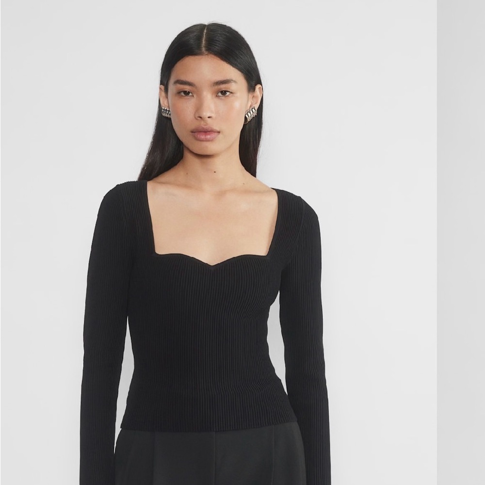 Babaton
Sculpt Knit Sweetheart Longsleeve